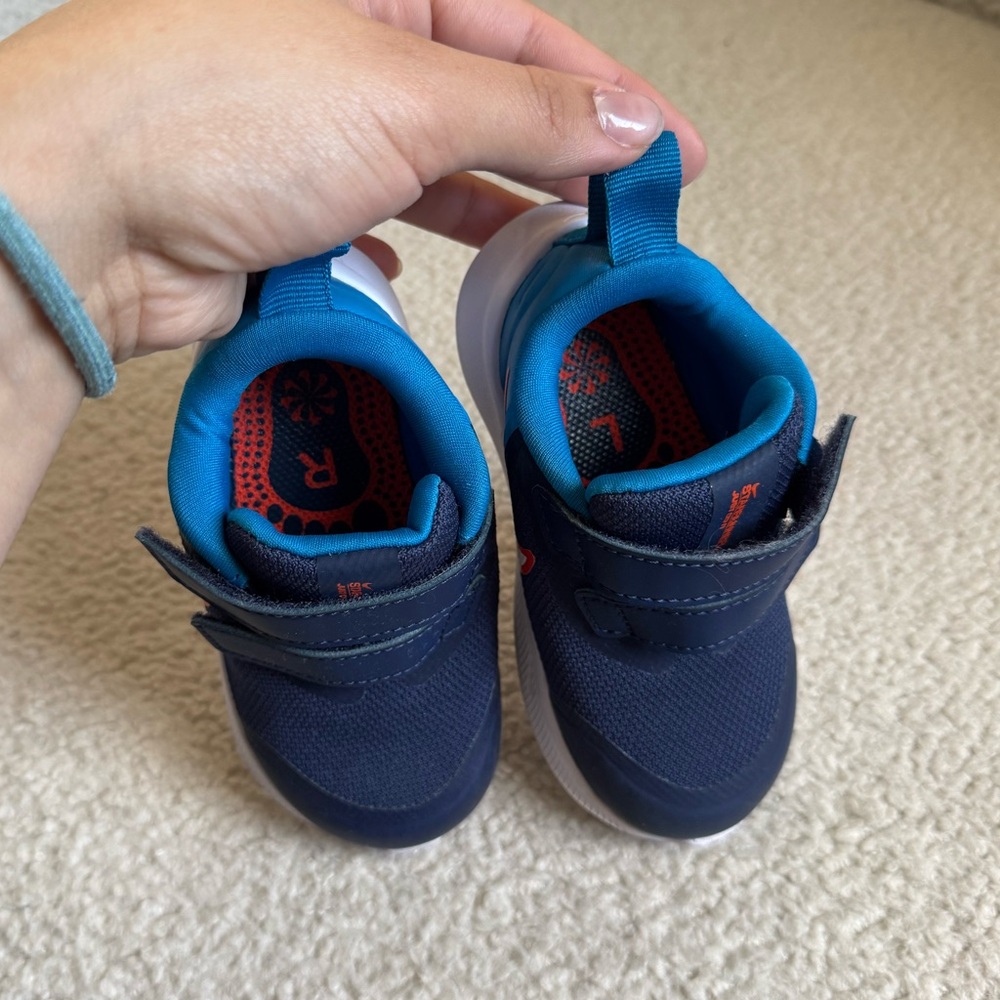 Nike Kids Navy Blue Sneakers | 6C - Picture 7 of 9
